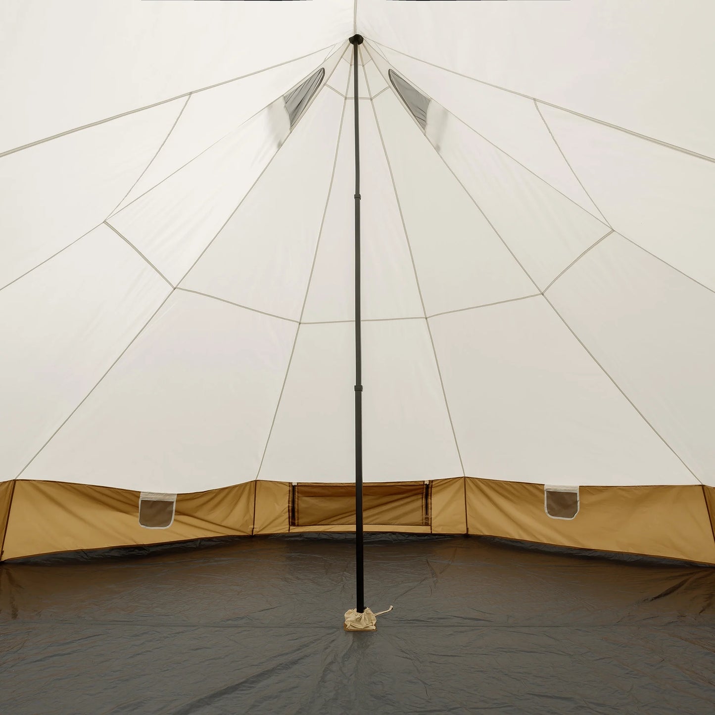 Tienda de campaña tipo Glamping Ozark Trail de 4,5 x 4,5 m para 8 personas con luces de cadena